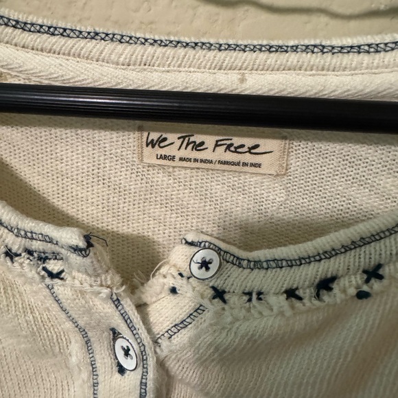 We The Free Cream Buttoned Raglan Blouse - Picture 2 of 4